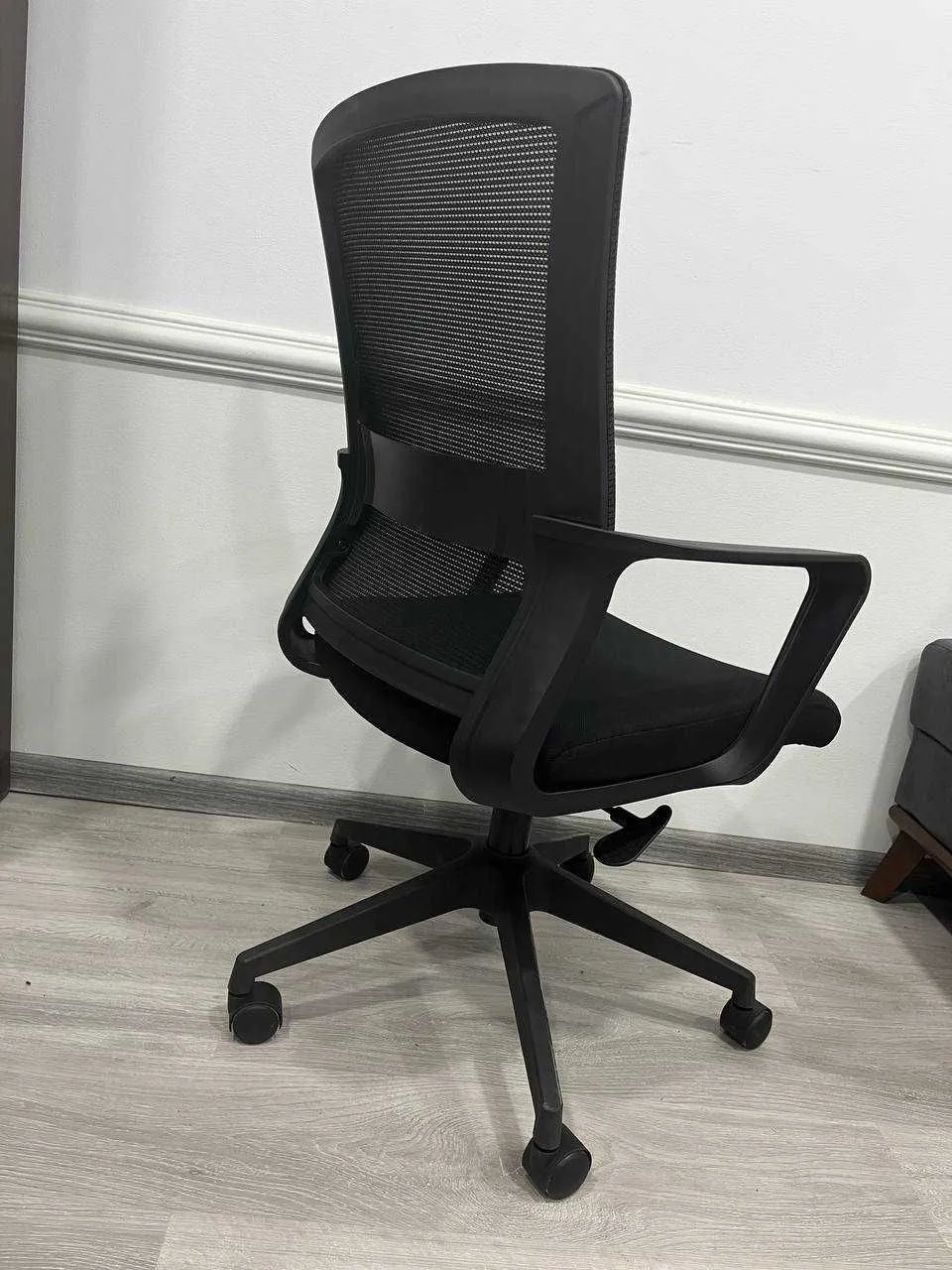 Zamonaviy ofis kreslosi