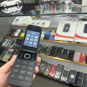 Смартфон Nokia 2720 Flip