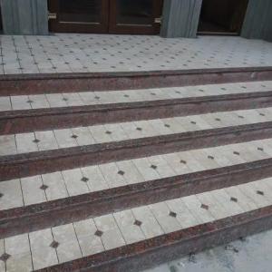 Suyuq travertin va tabiiy tosh