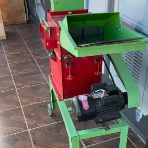 Зернодробилька