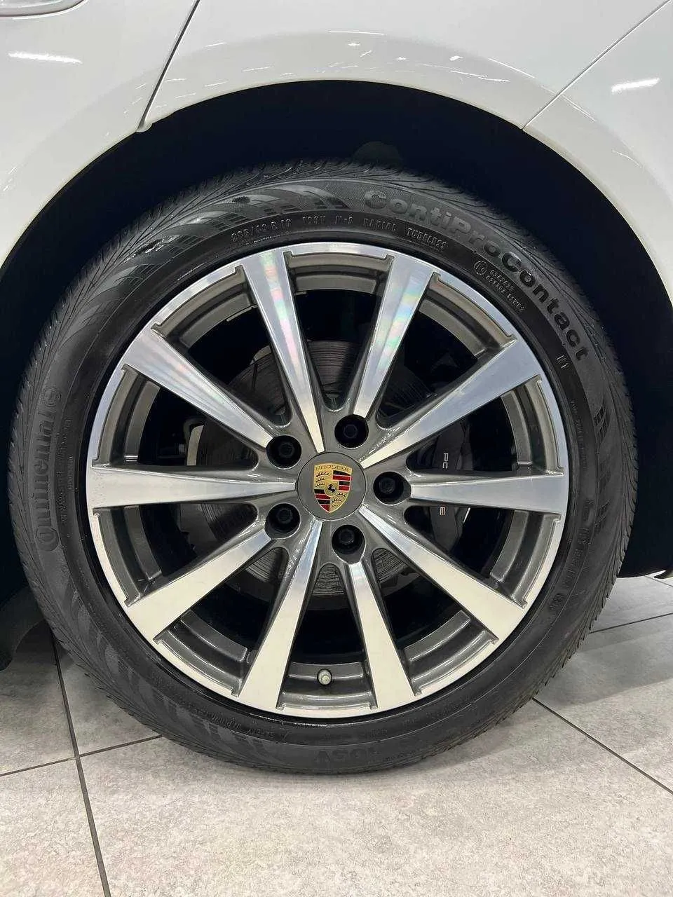 Электромобиль Porsche Panamera