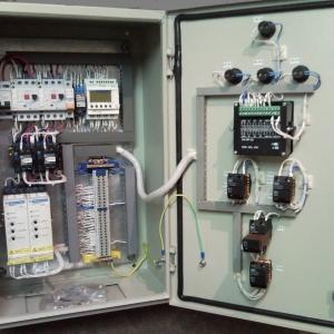 Dvigatel boshqaruv paneli.