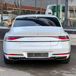 2022 Genesis G90 elektr avtomobili