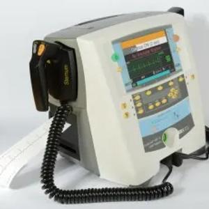 Ikki fazali defibrilator CardioAID 360B