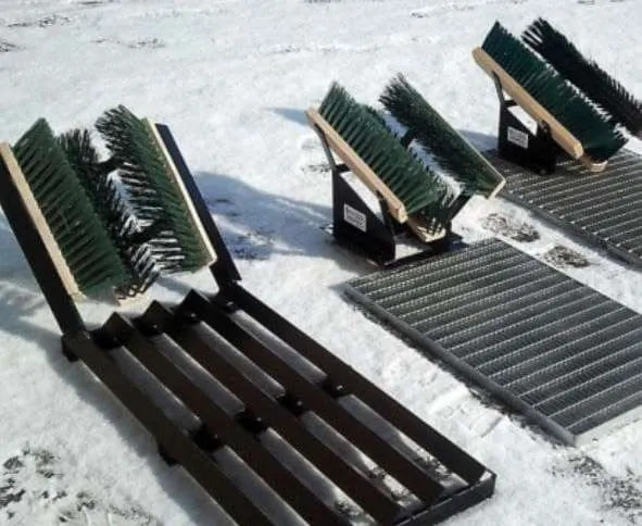 Oyoq kiyimlarini yuvish va tozalash uchun uskunalar