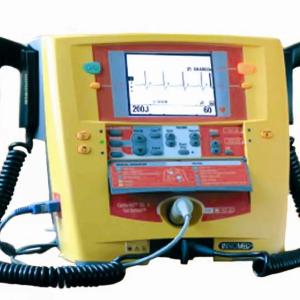 Ikki fazali defibrilator CardioAID 360B