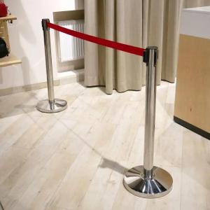 Avtoturargoh to'siqlari uchun lenta ustunlari