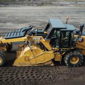 Машина для регенерации и стабилизации дорог CAT [RM400]