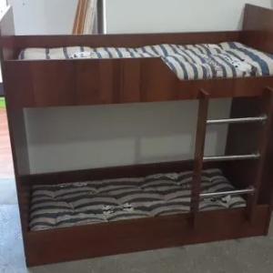 Bolalar uchun ikki qavatli karavot