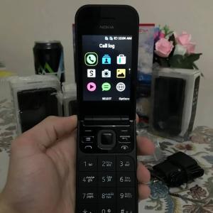 Смартфон Nokia 2720 Flip