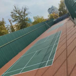 Резиновое покрытие для теннисного корта