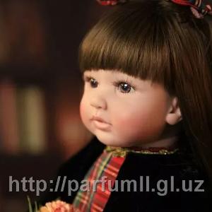 Juda chiroyli va haqiqiy qo'g'irchoq!