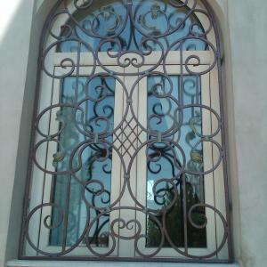 Перила, ограждения, решетки