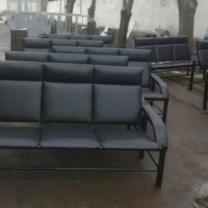 Uch o'rindiqli divanlar