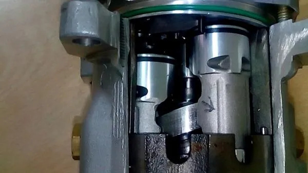 Sovutgichli yuk mashinasi kompressori