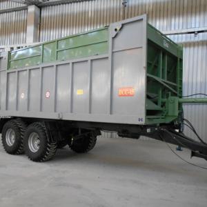 PSS-15 qishloq xo'jaligi yarim tirkamasi (Belarus)