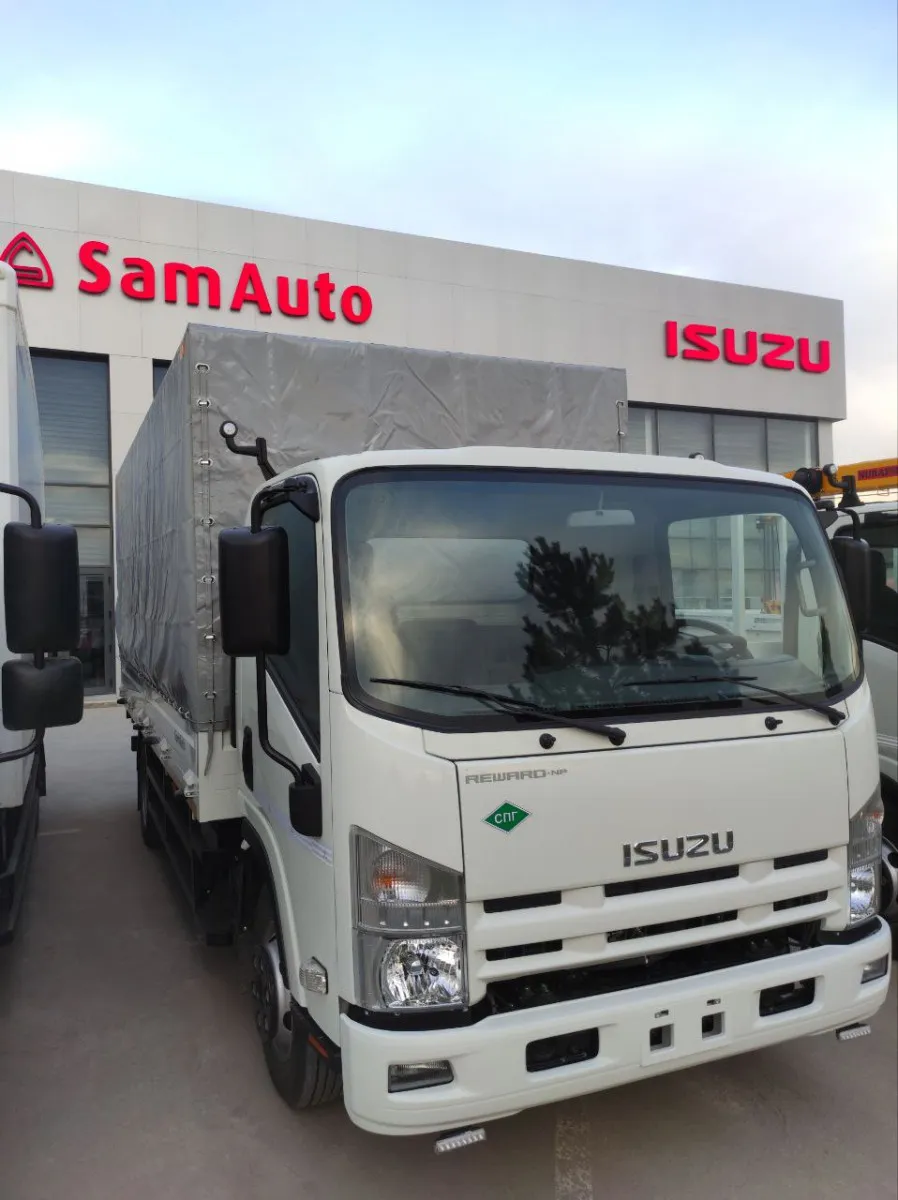 Van ISUZU NPR 82L