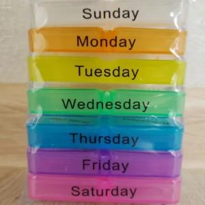 Pillbox (28 hujayra) - Dori-darmonlar uchun qulay plastik idish