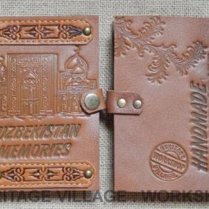 Блокноты с кожаной обложкой.