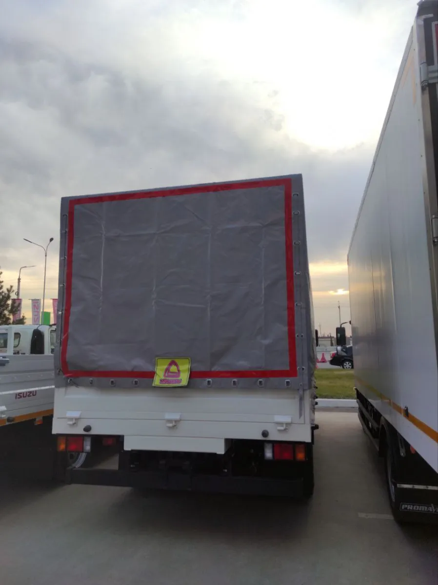 Van ISUZU NPR 82L