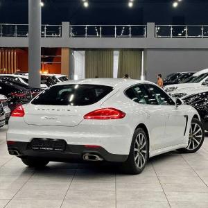 Электромобиль Porsche Panamera