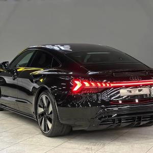 Электромобиль Audi e-tron GT 500km 2022