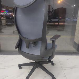 Menejer Cady Grey uchun ofis kreslosi