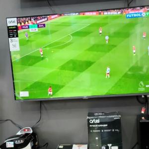 Телевизор Artel 50" HD LED Smart TV