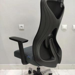 Офисные сеточные кресло для руководителя и персонала