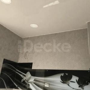 Глянцевые натяжные потолки