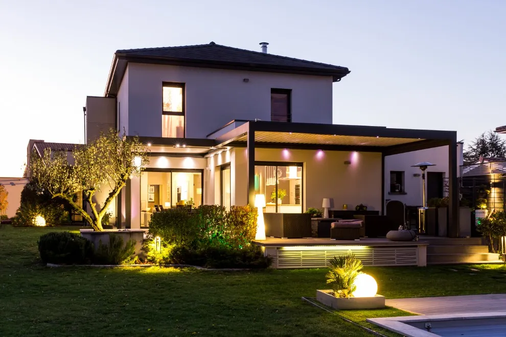 RTS 1300 seriyali masofadan boshqarish pulti bilan avtomatik pergola