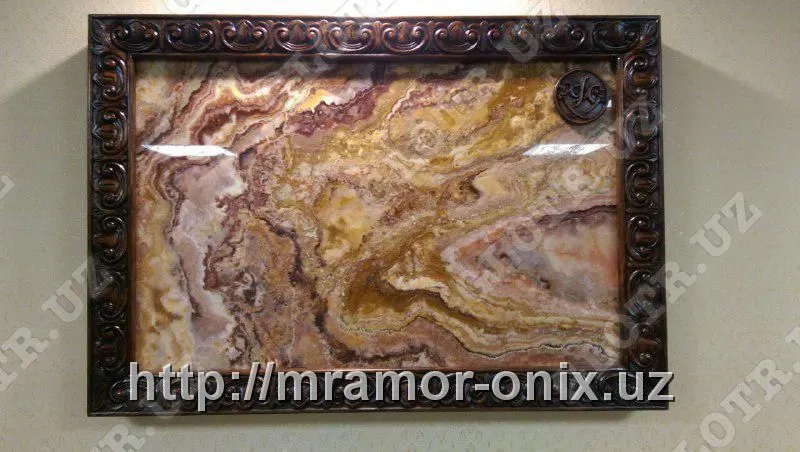 Панно из оникса в рамке из массива