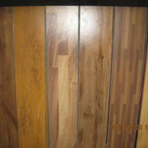 Yarim porloq laminat, XXR. Hajmi 800x130x12mm.