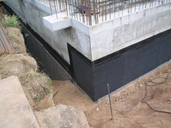 Profillangan membrana, drenaj geomembranasi, boshoqli