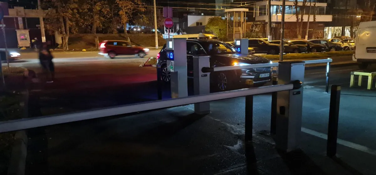 Автоматическая парковка с паркоматом