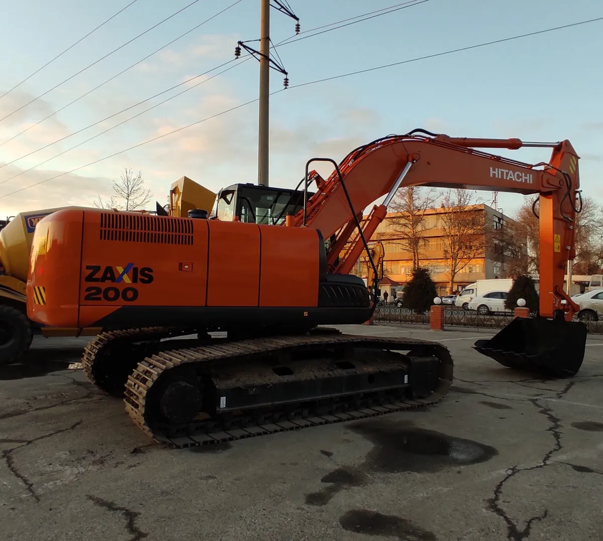 Hitachi ZX200-5A paletli ekskavator