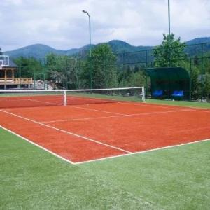 Tennis kortlarini qurish