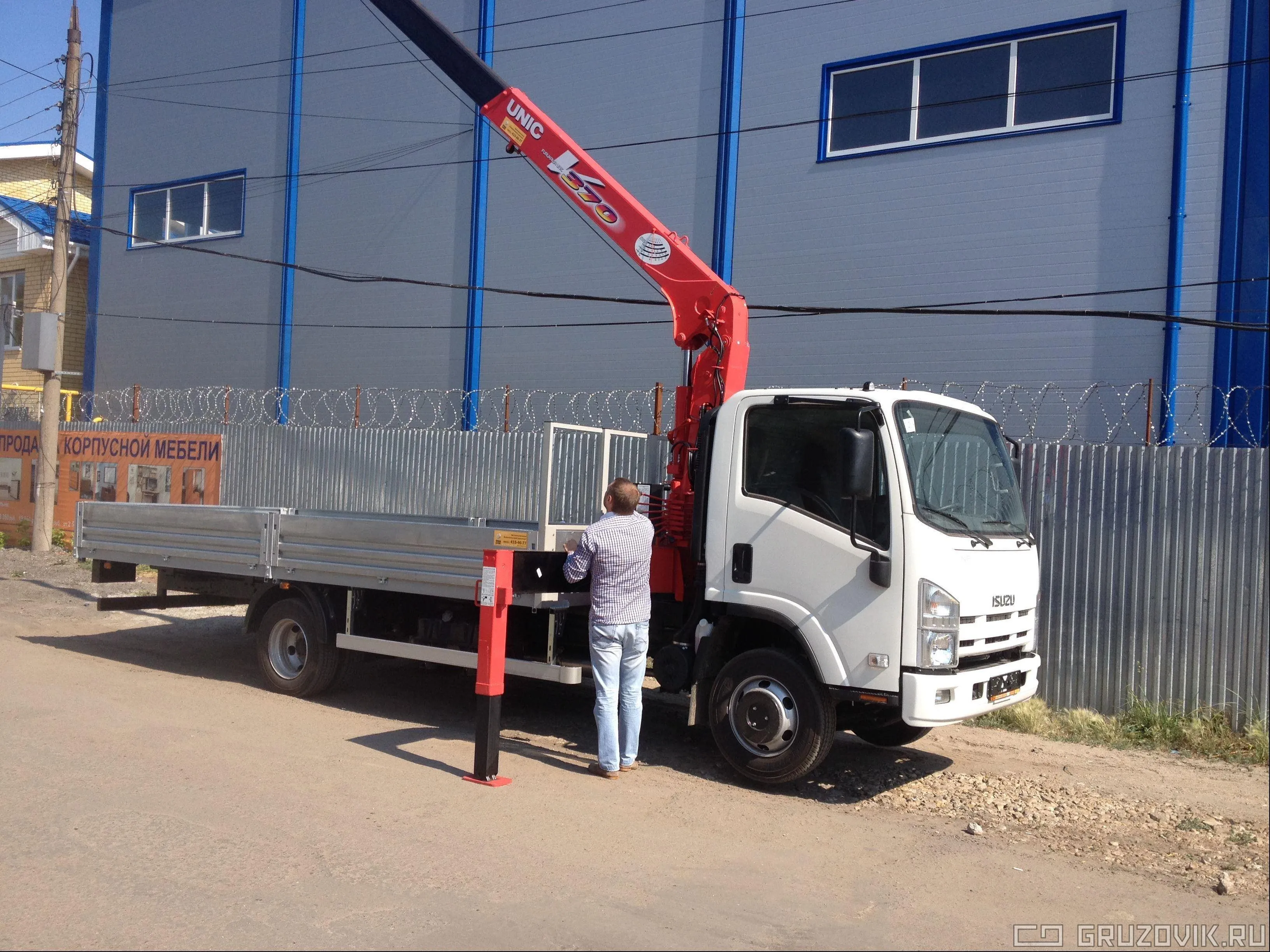 Краноманипулятор г/п 5 т на шасси ISUZU