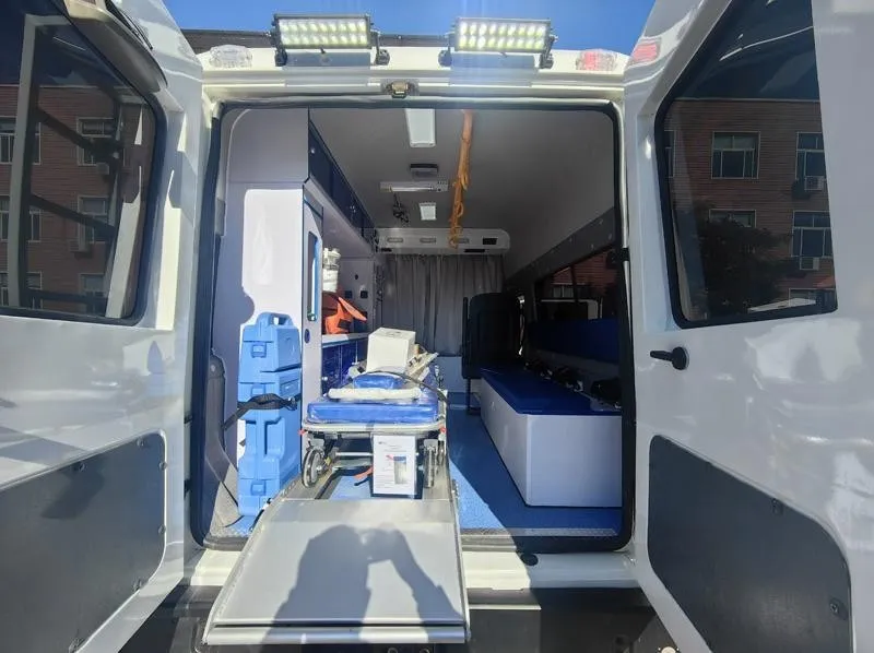 Машина скорой помощи - внедорожник BAW Warrior Ambulance