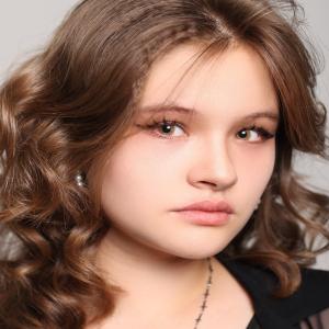 S1-307 HAZEL 0.00 2PS с Раствором Цветные КАРИЕ  2 Линзы+Раствор в Подарок