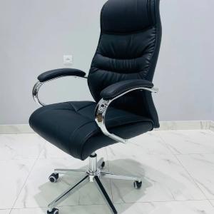 Menejer uchun ofis kafedrasi 8045