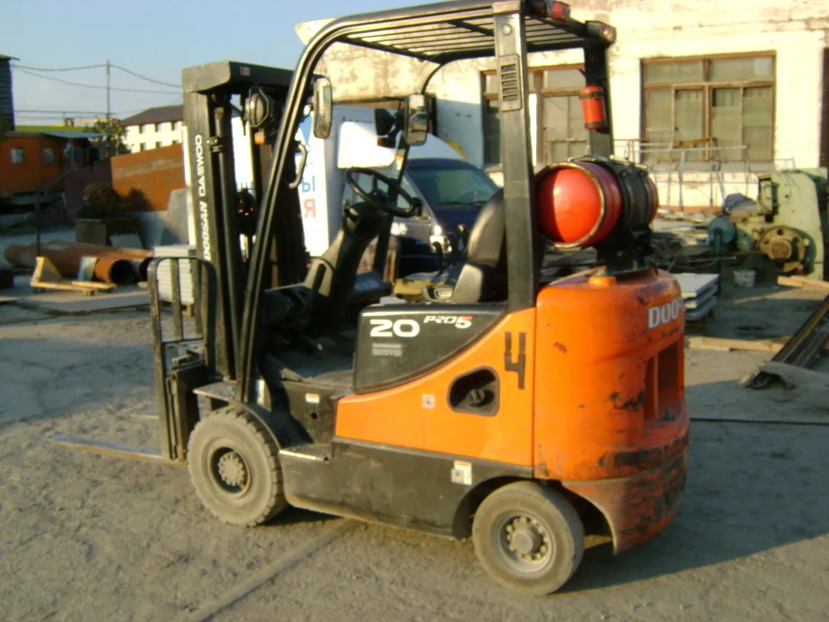 Xizmat ko'rsatuvchi forkliftlar forklift 10 t