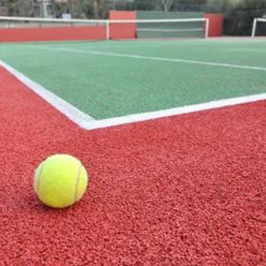 O'z-o'zidan tekislanadigan kauchuk qoplama