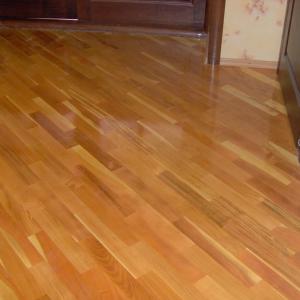 Паркет из гледичии