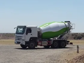 Beton aralashtiruvchi yuk mashinasi HOWO