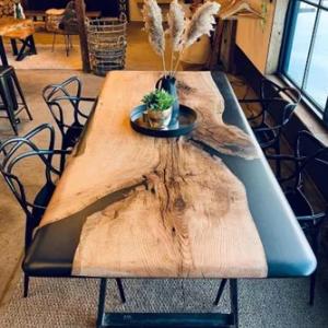 Эпоксидный стол из дерева