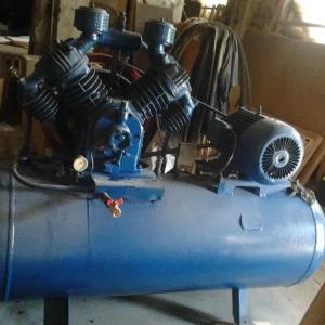 Garaj kompressorining quvvati 0,15 m3 / min Rish = 8 kg / sm2 qabul qiluvchi hajmi 70 l