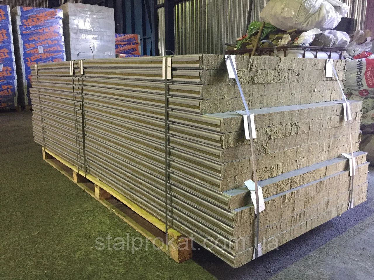 Bazalt izolyatsiyasi bilan devor paneli PTSMSK - 100mm