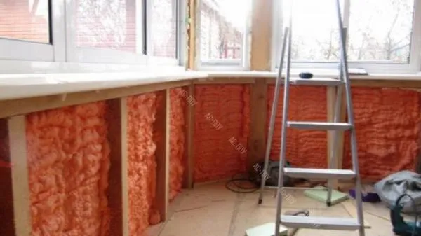 Püskürtülmüş poliuretan izolyatsiyasi Polynor 3D.