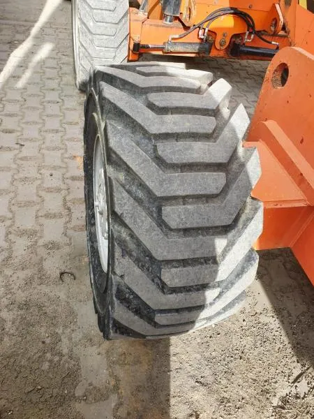 JLG 800 AJ dizel bo'g'imli ko'targich